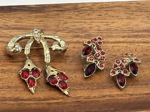 Vintage Brosche und Ohrclips goldfarben Rubin Strass - Bild 1 von 8