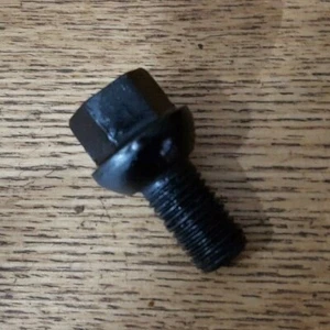 MERCEDES W203 X1 WHEEL NUT GENUINE PART FOR STEEL WHEELS ONLY - Picture 1 of 1
