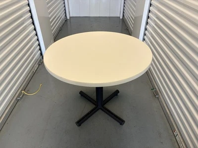 Collaborative Breakroom/Office Style Round Table - Image 1 of 4