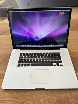Apple MacBook Pro 17 Mitte 2010 - Bild 1 von 4