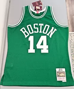Bob Cousy Celtics Signed Mitchell & Ness Green Swingman Jersey w/"HOF 71" Insc - Picture 1 of 2