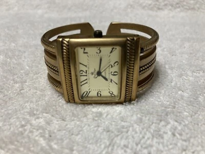 ✨ Relógio de pulso analógico Premier Designs tom bronze punho articulado movimento quartzo - Imagem 1 de 4