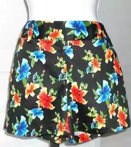 White House Black Market Signature Coll. 5" Floral Print Shorts Size 2 NWT - Picture 1 of 2