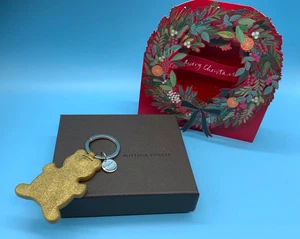 BOTTEGA VENETA 925 TEDDYBÄR IN GOLD LEDER - SCHLÜSSELANHÄNGER VERPACKT IDEALES WEIHNACHTSGESCHENK 🎁 - Bild 1 von 8