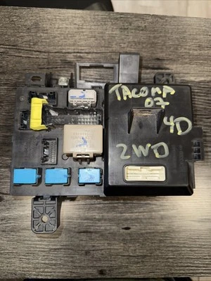 Toyota Tacoma 2007 4,0 2x2 interior cabina caja de fusibles TMB-37 Foto 1 de 4