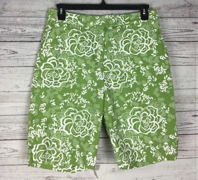 Basic Editions Shorts Women's Size 10 Green White Floral Classic Fit Bermuda - Image 1 of 4