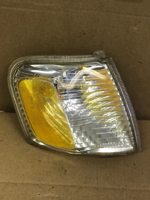 03 FORD EXPLORER SPORT LENTE MARCADOR ESQUINA LADO PASAJERO DERECHO 2 PUERTAS Foto 1 de 2