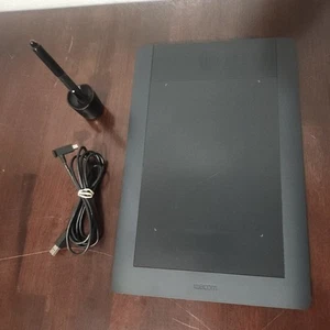 Wacom PTH-650 Intuos5 Medium Professional Pen & Touch Tablet - Bild 1 von 8