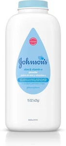 15 oz Johnson's Baby Powder, Naturally Derived Cornstarch with Aloe & Vitamin E - Picture 1 of 8