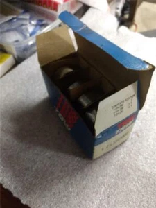 SH290S TRW ENGINE BEARING SET VINTAGE AUTO PART 1960'S ON USED AND NEW39 - Picture 1 of 1