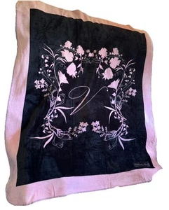 Victoria’s Secret V Signature Sherpa Plush Blanket 50 X 60 Pink Black Cozy Lux - Picture 1 of 6