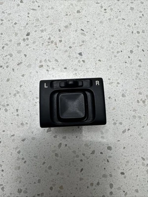 Interrupteur rétroviseur CHEVROLET TRACKER 2003 occasion B464-22 - Photo 1/4