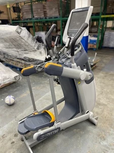 Precor AMT Cross Trainer - Very Good Condition - Picture 1 of 4