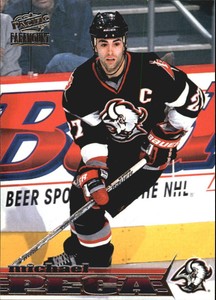 1998-99 (SABRES) Paramount Silver #21 Michael Peca