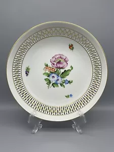 HEREND Beautiful Large Open Work PORCELAIN PLATE HAND-PAINTED FLOWERS Gold Trim - Picture 1 of 10