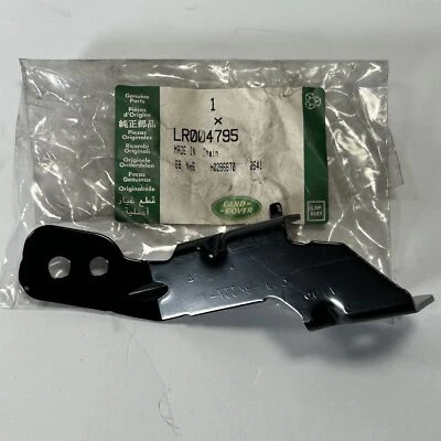 Land Rover Freelander 2 2006+ 2.2 Diesel Fuel Line Bracket Genuine LR004795 - Image 1 of 4