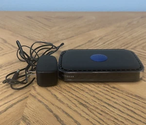Routeur double bande sans fil NETGEAR N600 4 ports Wi-Fi WNDR3400 - Photo 1/6