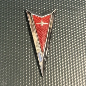 2006-10 Pontiac Solstice Interior Emblem Badge Logo Nameplate - Picture 1 of 7