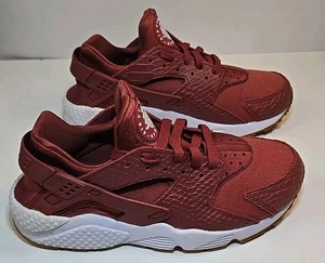 Nike Air Huarache Run Burgundy Cedar Red Gum Shoes Sneakers Womens Size 8 - Picture 1 of 10