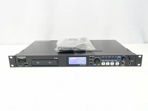 TASCAM SS-R200 Digital Audio Recorder W/ Remote Works Well Tested FedEx OM04 4.0 - Picture 1 of 7