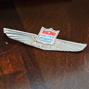 United Airlines Future Pilot Wings Pin Vintage vintage - Picture 1 of 3