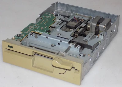 UNIDAD DE DISQUETE TEAC FD-55GFR 5.25" 1.2MB DOBLE CARA ALTA DENSIDAD * FUNCIONANDO Foto 1 de 4