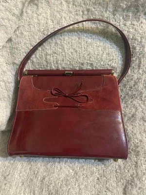 Antiga Bolsa Naturalizadora Anos 60 com Alça Superior JACKIE O Vinho Sangue Vermelho Pat Couro Laço RARO - Imagem 1 de 4