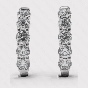 Pendiente redondo brillante de moissanita con clip para mujer enchapado en oro blanco de 14K de 1 TCW - Imagen 1 de 12