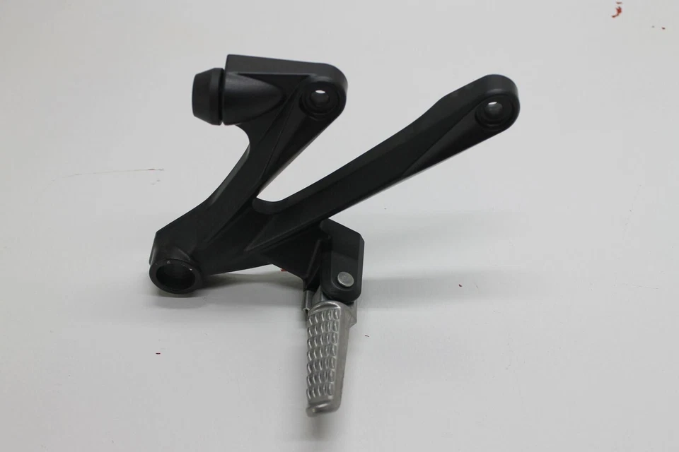 06 07 08 09 10 11 KAWASAKI NINJA ZX-14 ZX14 ESTRIBO PASAJERO TRASERO DERECHO Foto 1 de 4