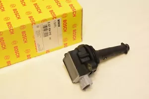 Ignition coil BOSCH # 0221604010 fits VOLVO C30 C70 S40 S60 V40 V50 V60 V70 S80 - Foto 1 di 9