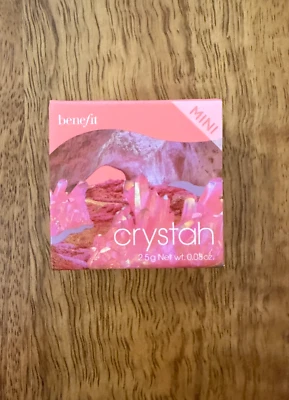 BENEFIT CRYSTAH MINI 2.5G NEW ITEM RRP £16.50 strawberry pink blush vivid - Image 1 of 2