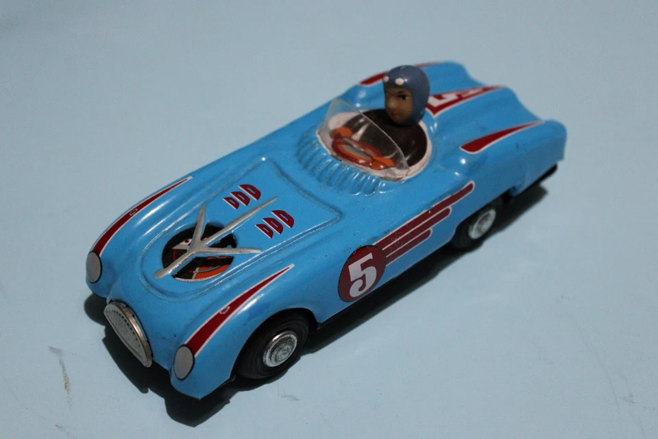 MACCHINA DI LATTA ANNI 60 OTTIMO - Immagine 1 di 1