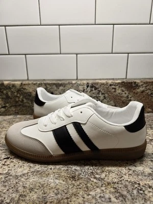 Striped Lace-Up Flat Sneakers - Women's Size 10 - Изображение 1 из 4