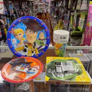 Toy Story 4 Party Supplies Express Pack for 8 Guests (Cups Napkins, Plates) - Picture 1 of 9