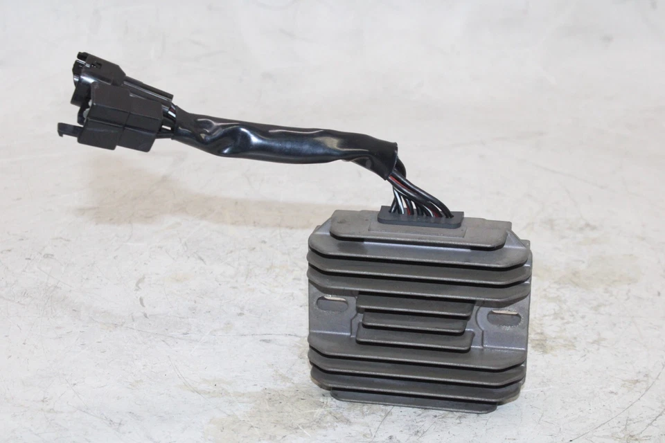 03-09 REGULADOR DE VOLTAJE RECTIFICADOR SUZUKI SV650 OEM Foto 1 de 4