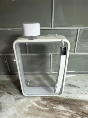 Mochic Portable Flat Sport Drinking Bottle Crystal Plastic Water Bottle - Image 1 of 3