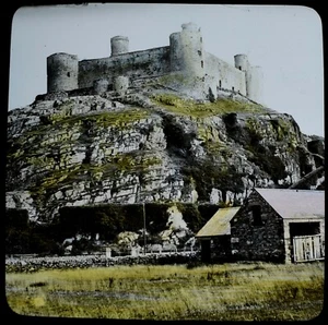 ANTIGUA Linterna Mágica Diapositiva IMPONENTE VISTA DEL CASTILLO ARLECH C1900 FOTO GALES - Imagen 1 de 2