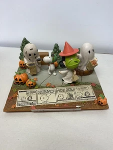 HALLMARK 2016 PEANUTS GALLERY HALLOWEEN "I GOT A ROCK" FIGURINE DISPLAY - Picture 1 of 5