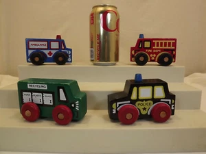 VINTAGE MONTGOMERY SCHULHAUS HOLZSPIELZEUG Polizei, Feuerwehr, Krankenwagen, Polizei 4 - Bild 1 von 9