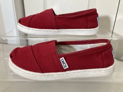Zapato sin cordones TOMS Child talla 13 clásico lona roja 10010534 en muy buena condición Foto 1 de 4