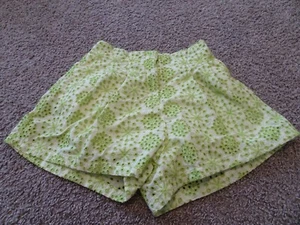 Zara Womens Green Mid Rise Floral Embroider Shorts Size 11-12 - Picture 1 of 8