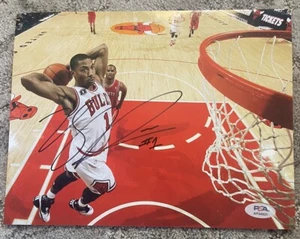 Derrick Rose Signed Autograph Auto &x10 Photo Bulls MVP PSA/DNA - Picture 1 of 2