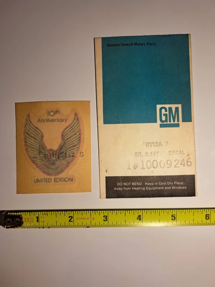 Наклейка на переднее крыло 1979 Pontiac Firebird Trans Am 10th Anniversay #10009246 - Изображение 1 из 1