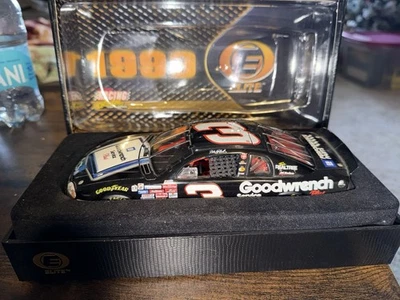 Dale Earnhardt #3 1999 Acción RCCA Elite Última vuelta del siglo GM Goodwrench Foto 1 de 4