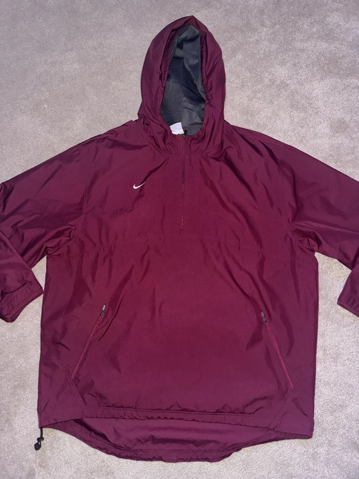 *COMO NUEVO* NIKE Para Hombres XL Borgoña Capucha Lluvia Cortavientos Concha Media Cremallera Foto 1 de 4