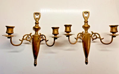 Par de apliques de pared vintage de latón macizo de dos brazos - flecha neoclásica clásica - Foto 1 de 4