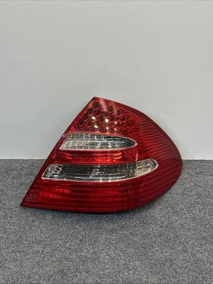 ✅ 03-06 Mercedes W211 E500 E350 Rear Right Side Taillight Tail Light Lamp OEM - Image 1 of 4