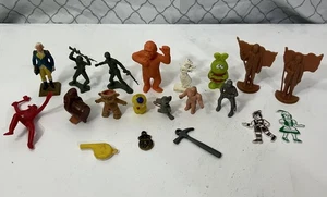 Vintage PLASTIC TOY LOT Figures 1950s-1990s Mixed Lot - Picture 1 of 22
