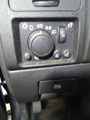 Interruptor de faros para tablero interior GMC Hummer H3 06 Foto 1 de 4