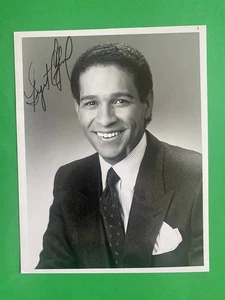 Bryant Gumbel Legendary Sportscaster - Autographed 7x9 Photograph - Picture 1 of 2
